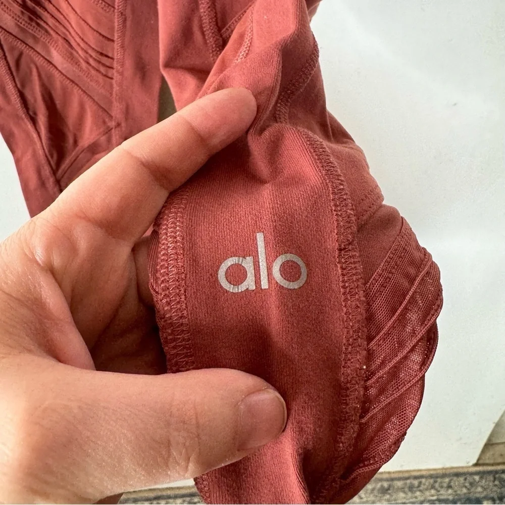 Alo Yoga Mauve Mesh Criss Cross Leggings Size Xsmall‎